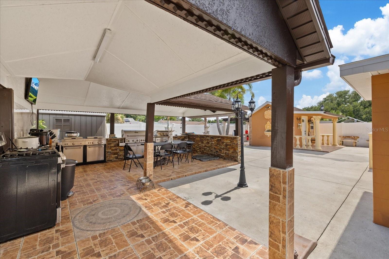 8318 DRYCREEK DR — photo 49