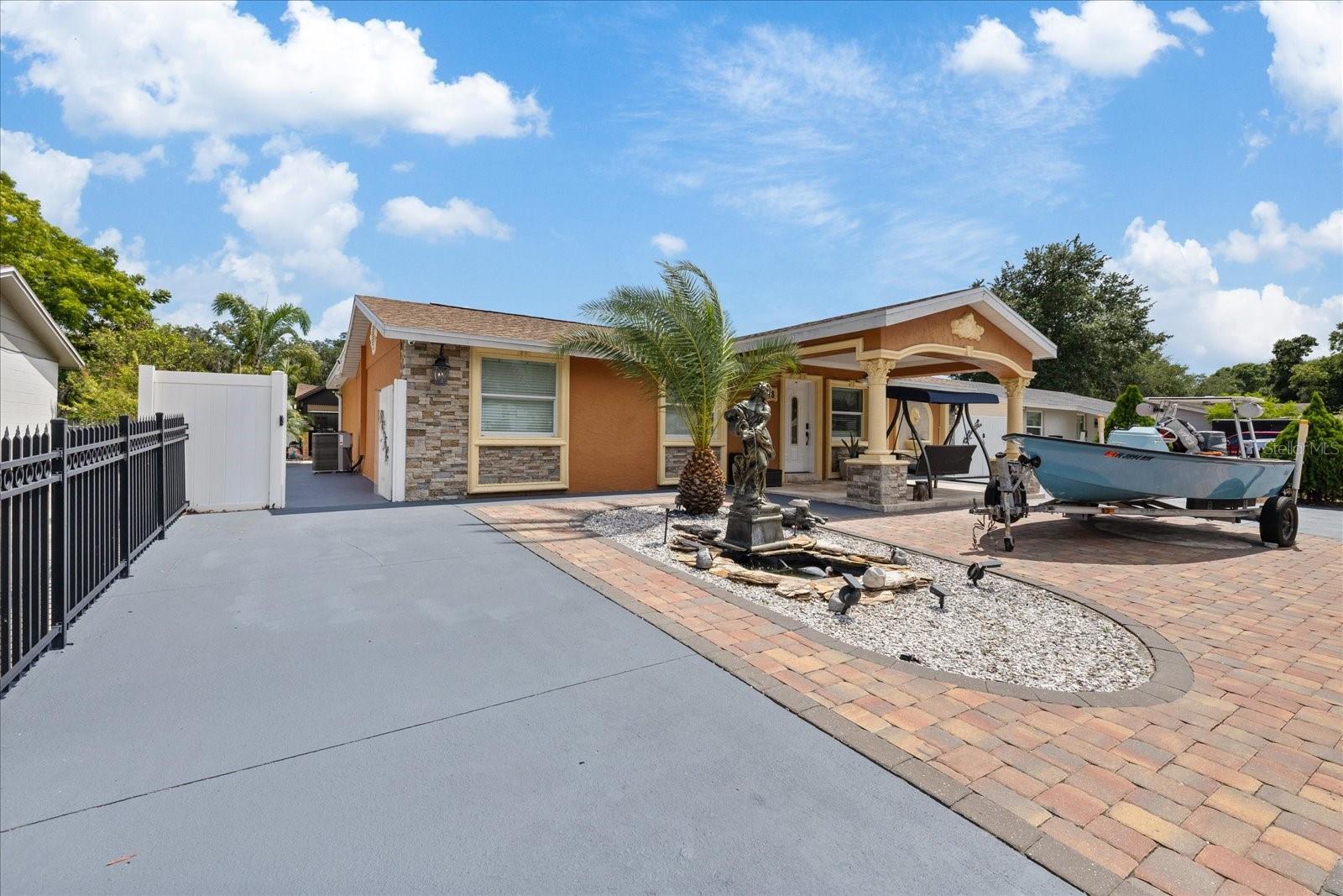 8318 DRYCREEK DR — photo 37