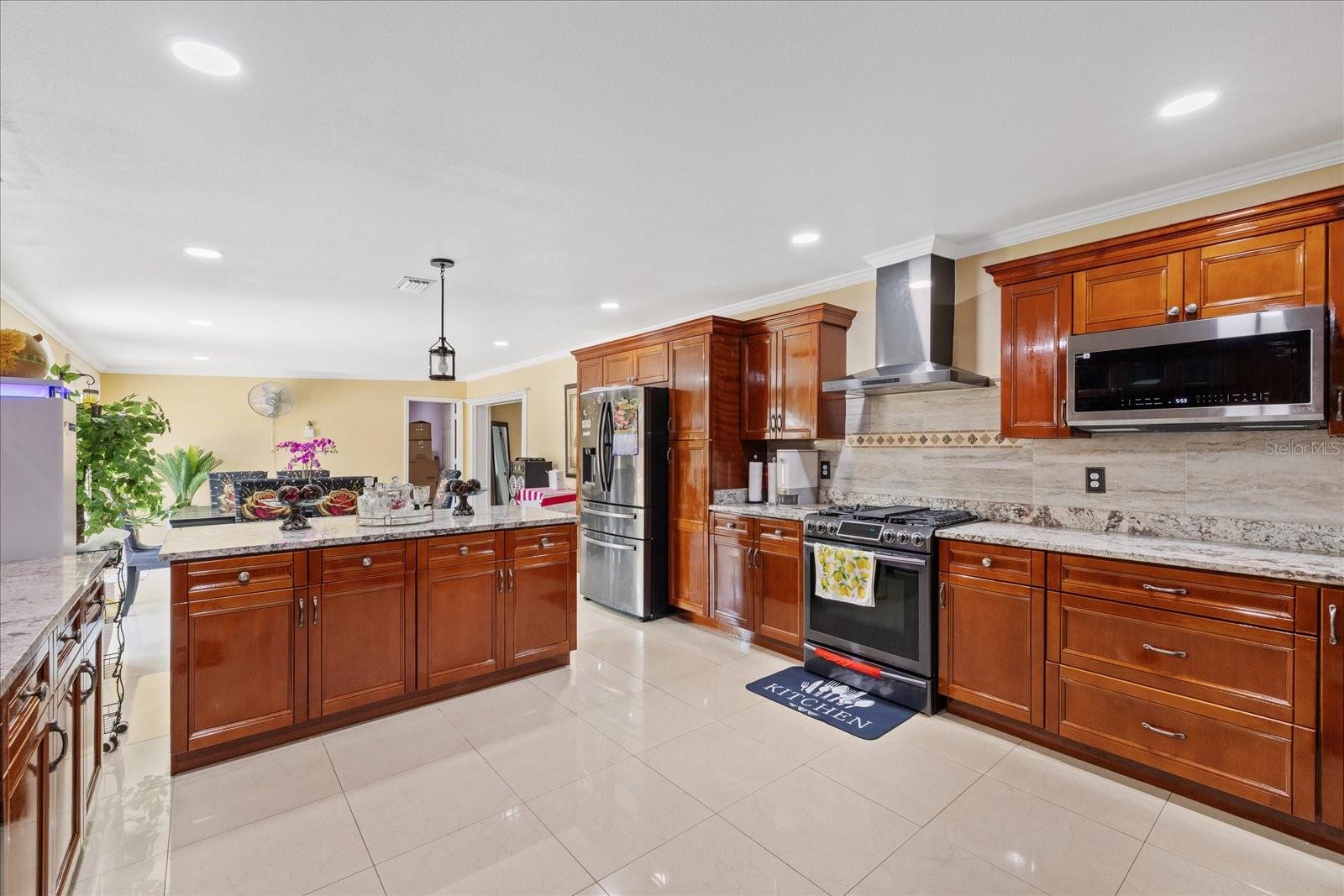8318 DRYCREEK DR — photo 29