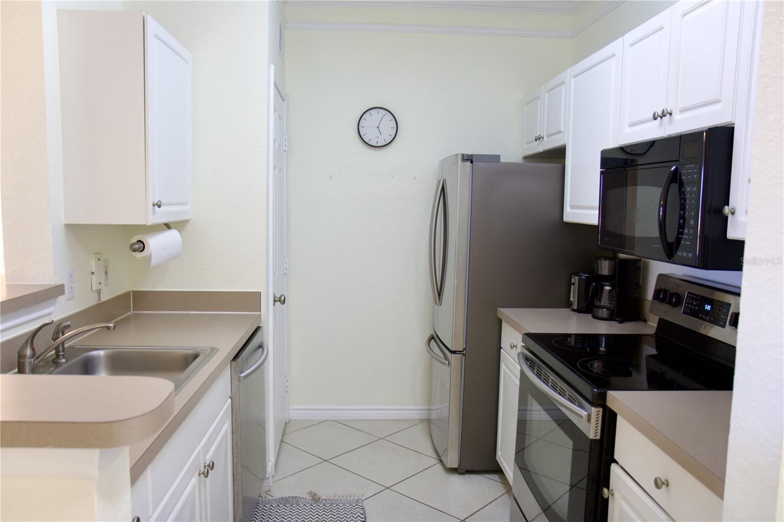 4323 BAYSIDE VILLAGE DR #306 — photo 11