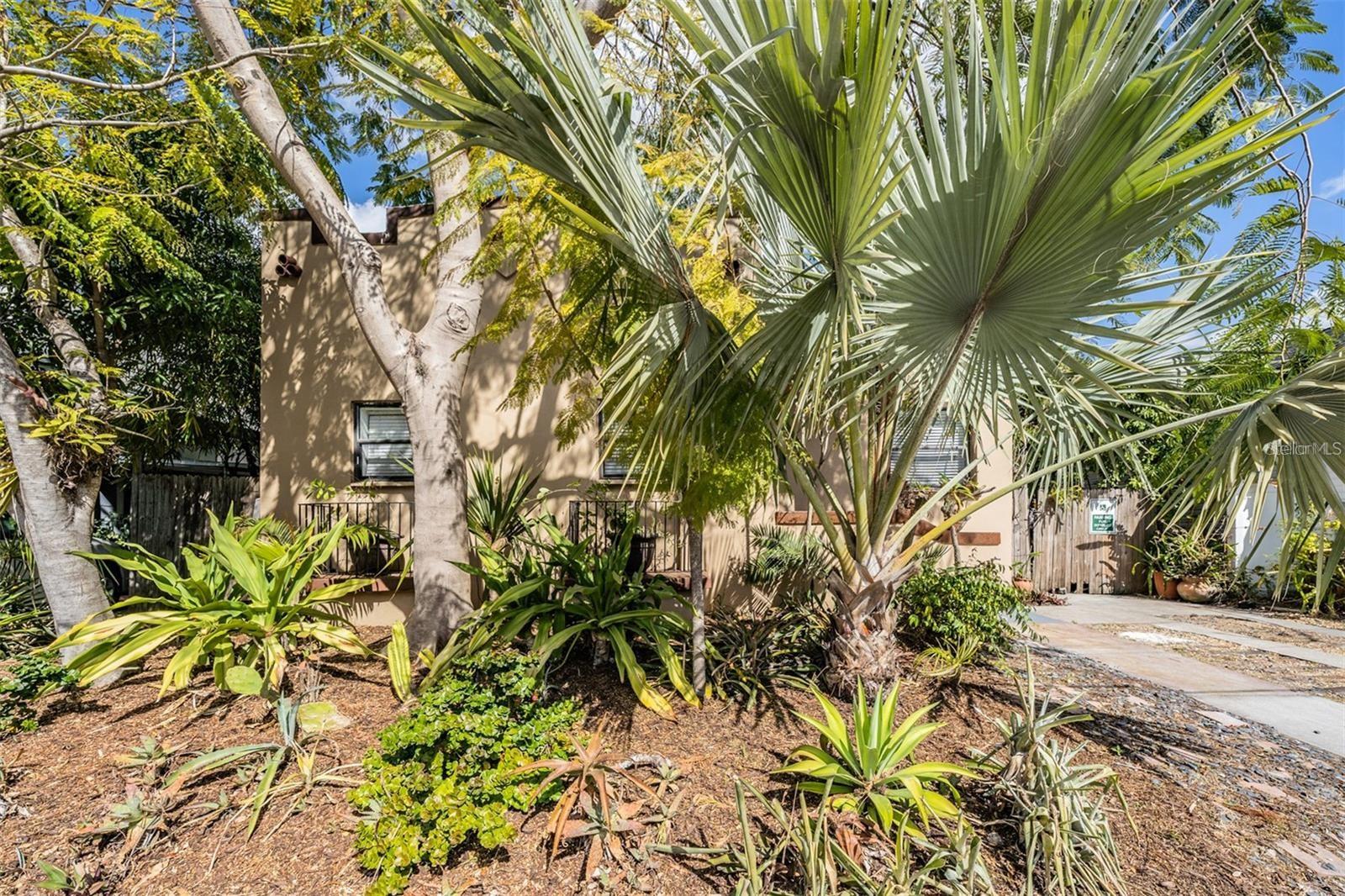 2325 W GREEN ST — photo 13