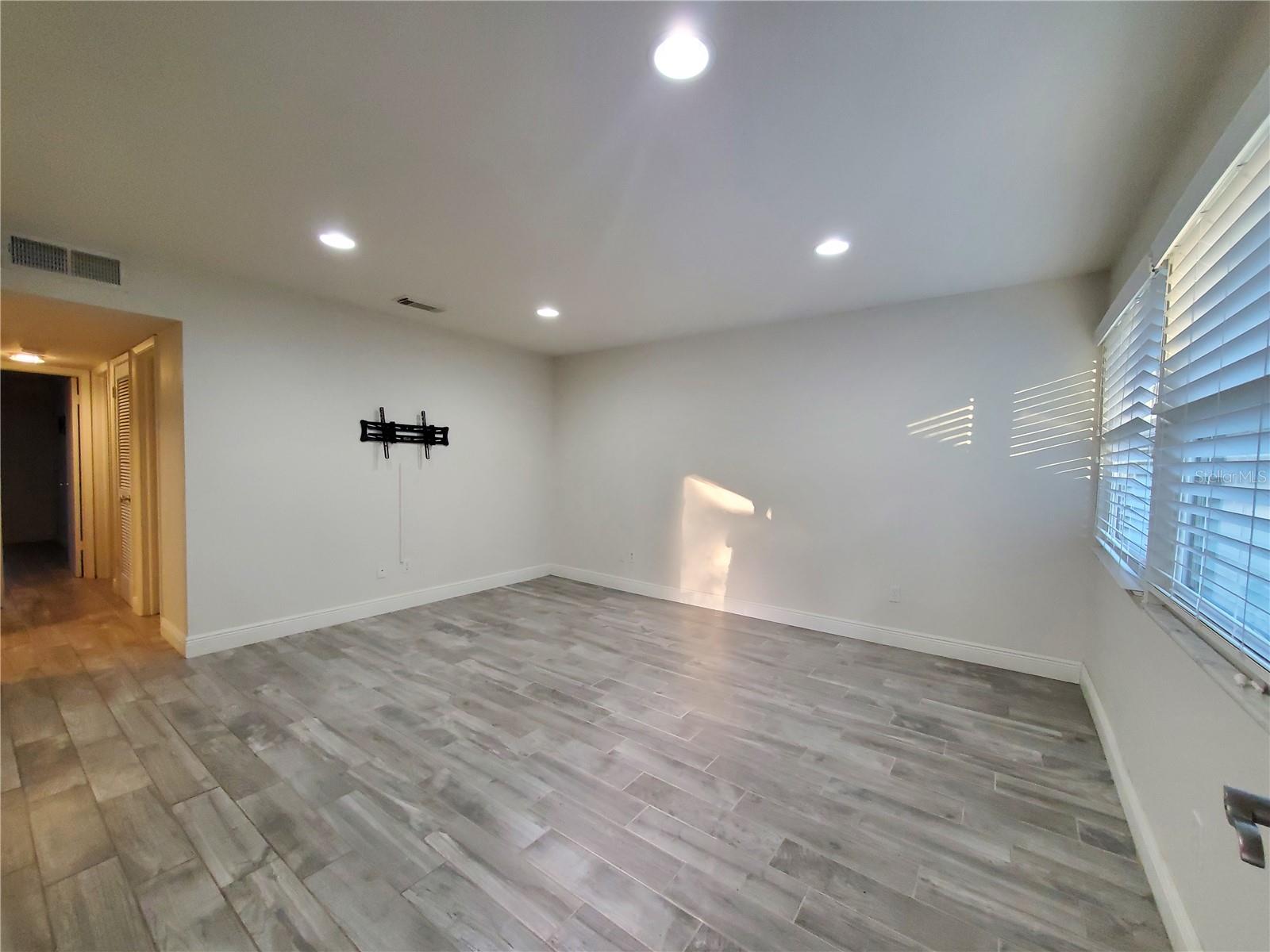 3107 W HORATIO ST #B22 — photo 3