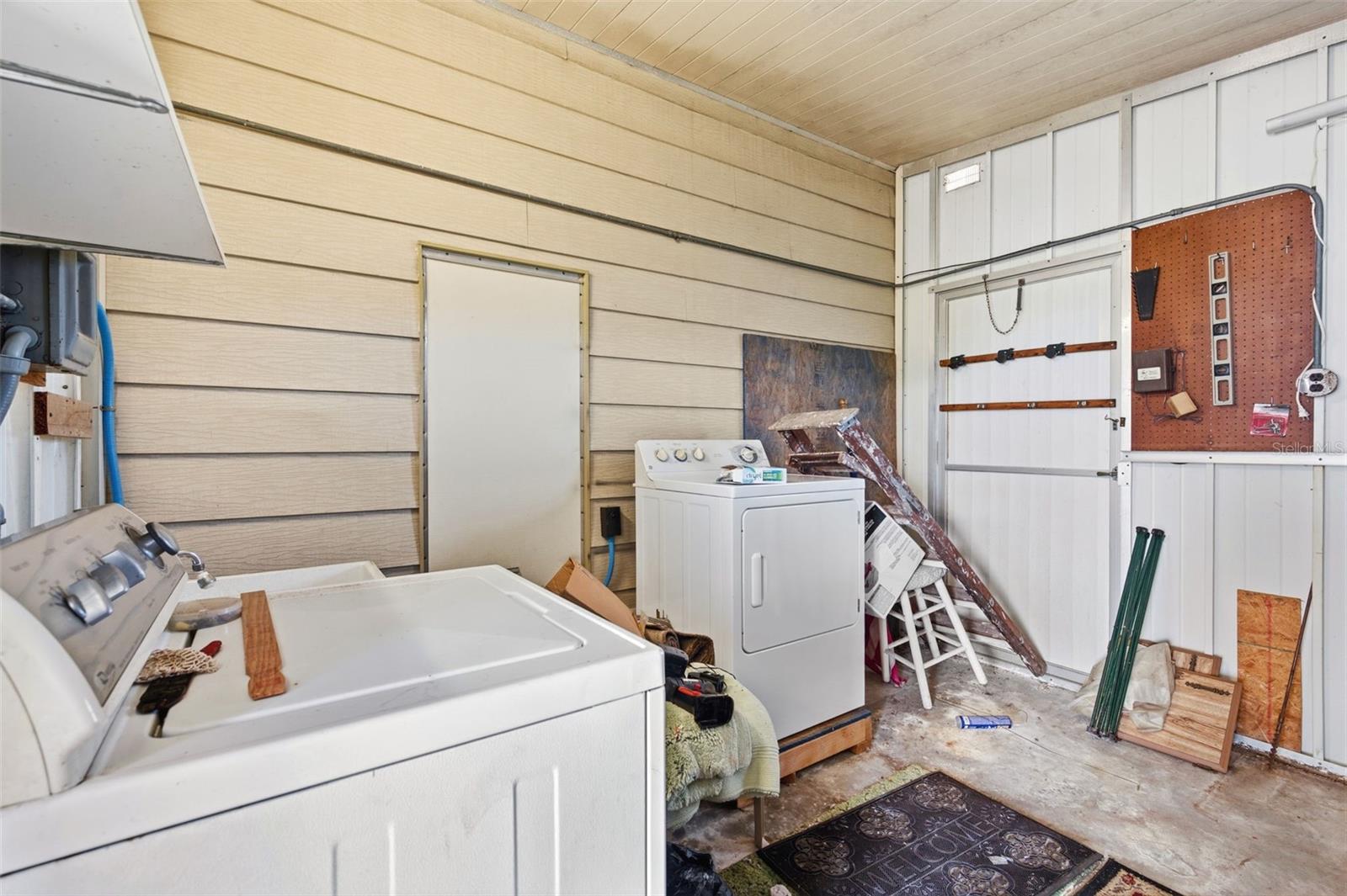3321 CHATFORD DR — photo 16
