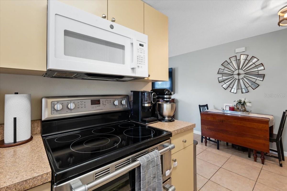 4050 ROCKEFELLER AVE — photo 12