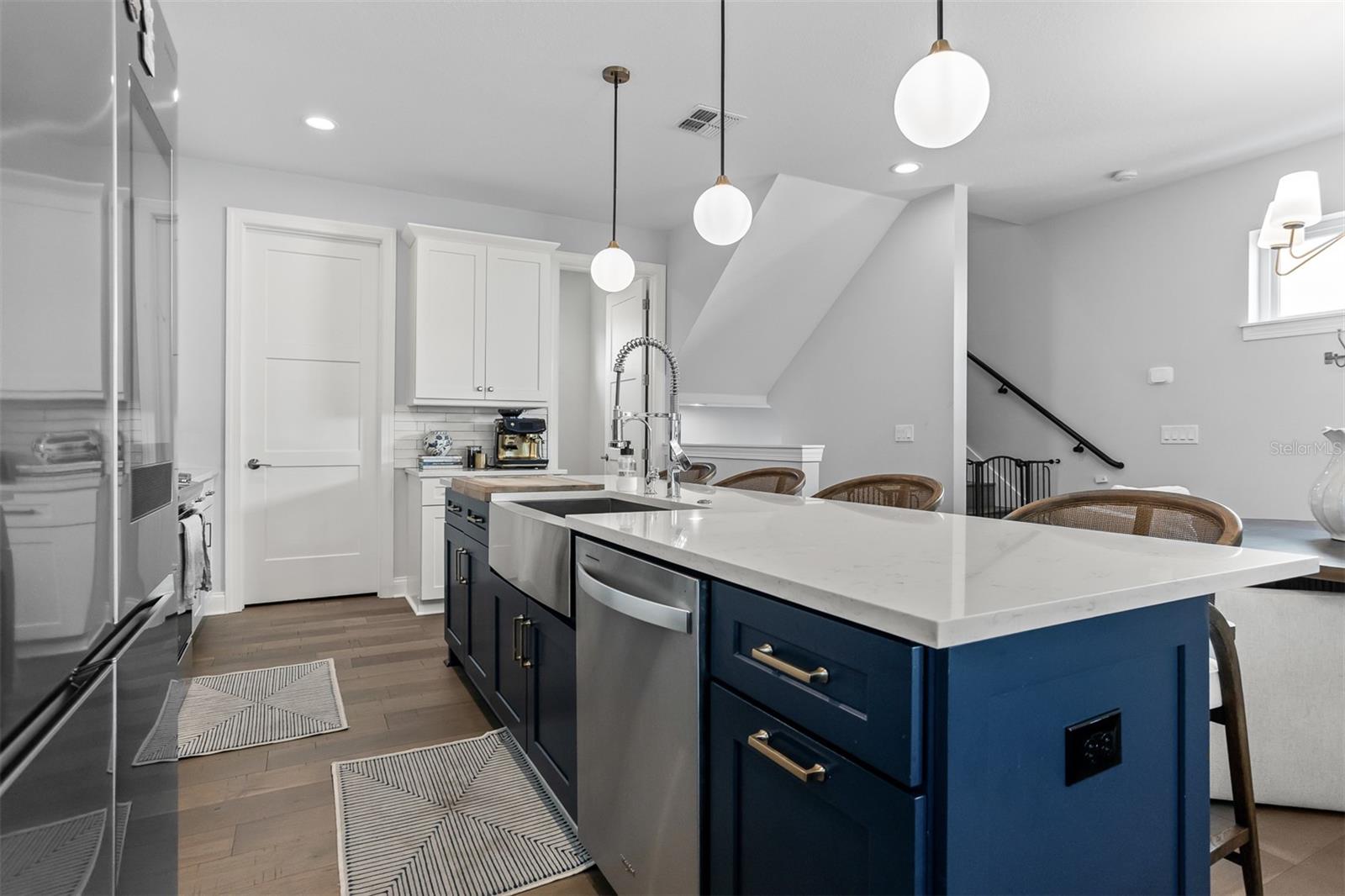 4722 LEGACY PARK DR — photo 4