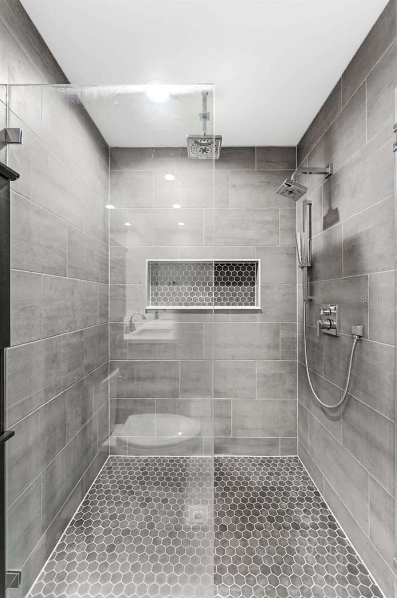 10603 ORANGE GROVE DR — photo 32