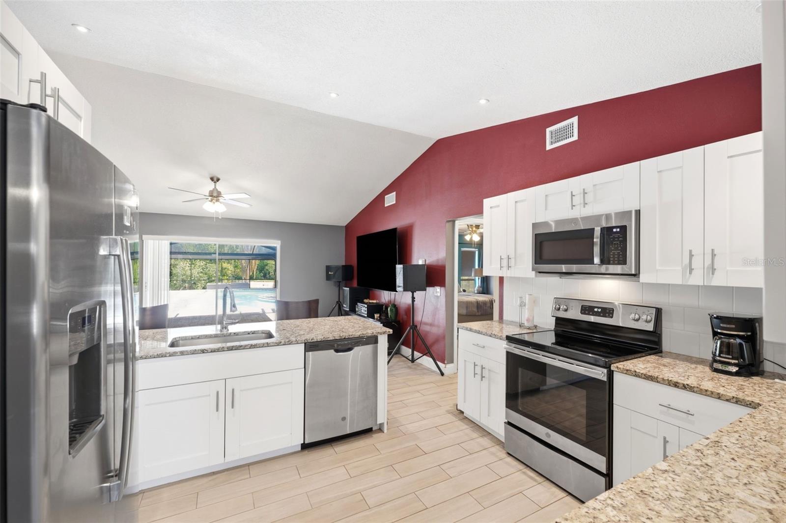 10110 BRIAR CIR — photo 11