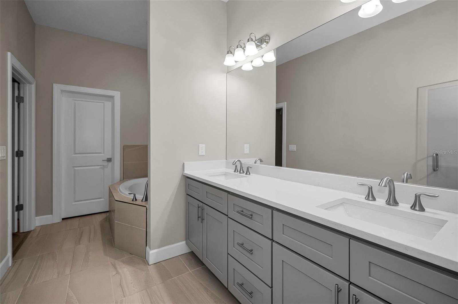 726 GRAND CYPRESS LN — photo 19