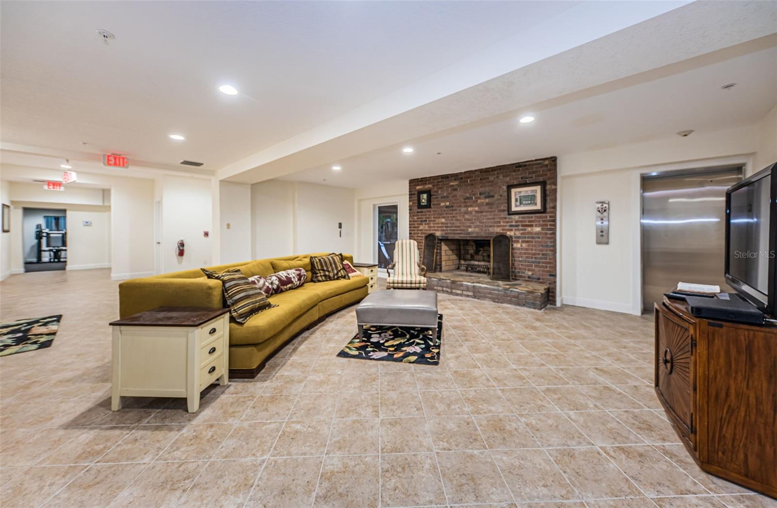 726 GRAND CYPRESS LN — photo 33