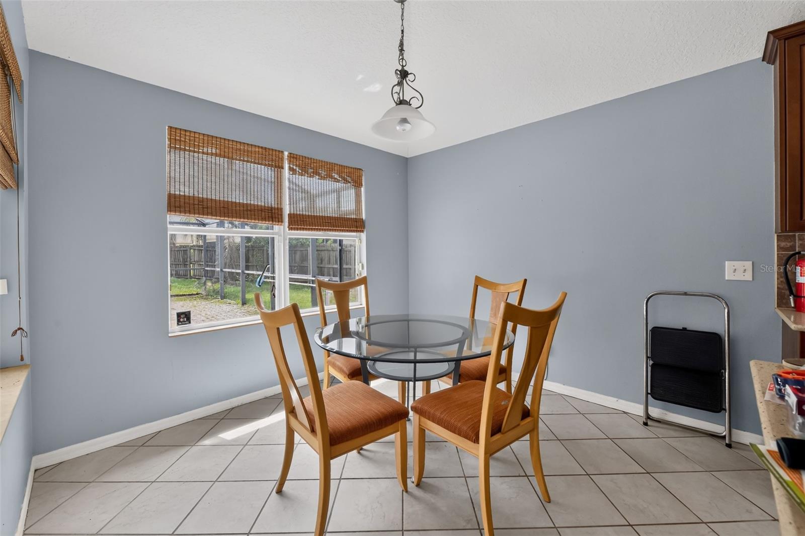 6717 GUILFORD CREST DR — photo 8