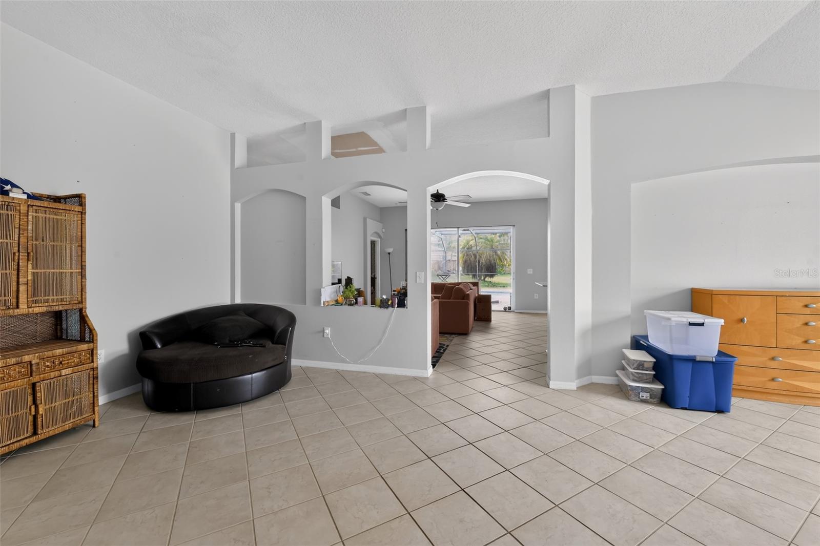 6717 GUILFORD CREST DR — photo 11