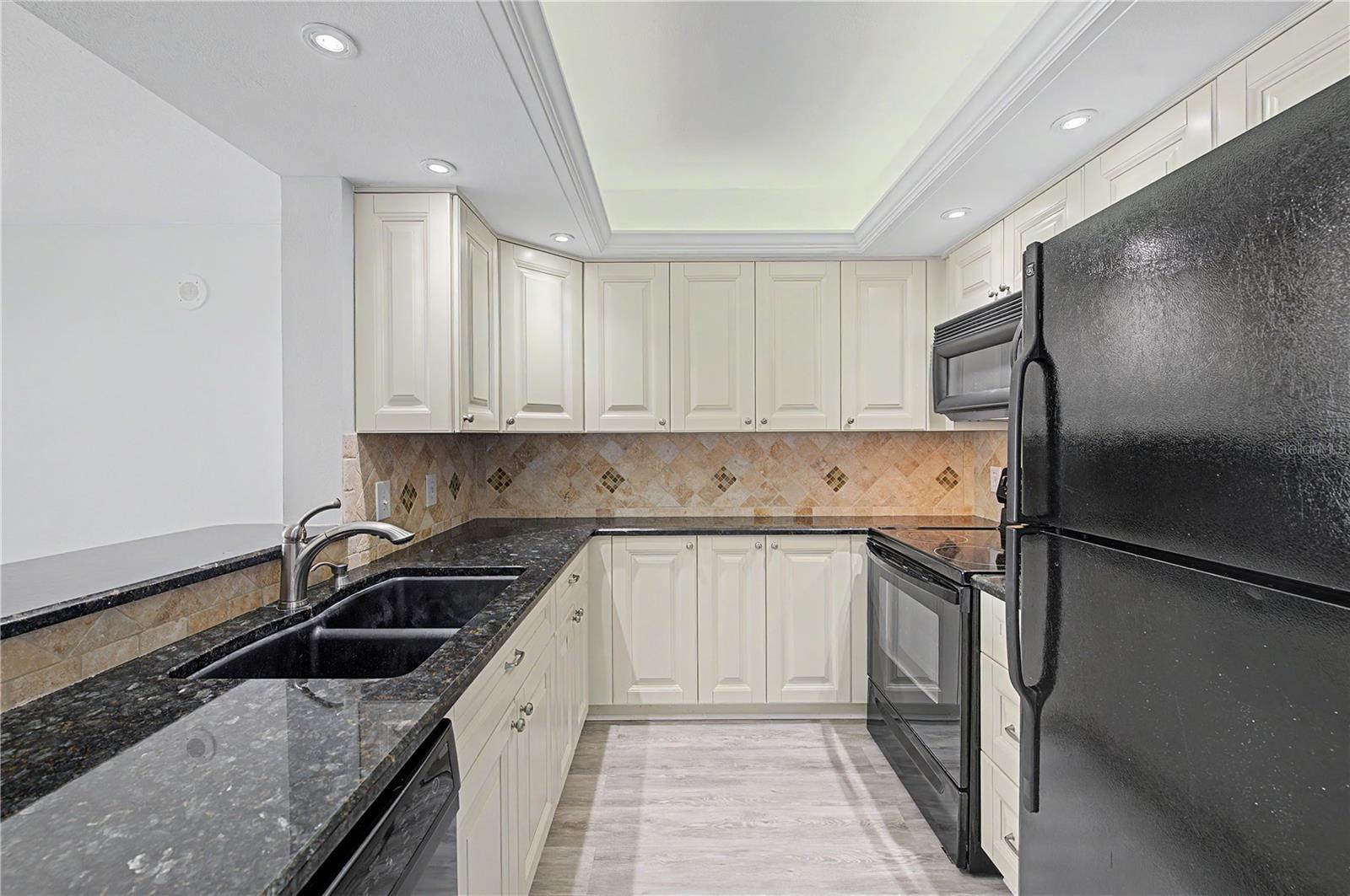 800 COVE CAY DR #5G — photo 4