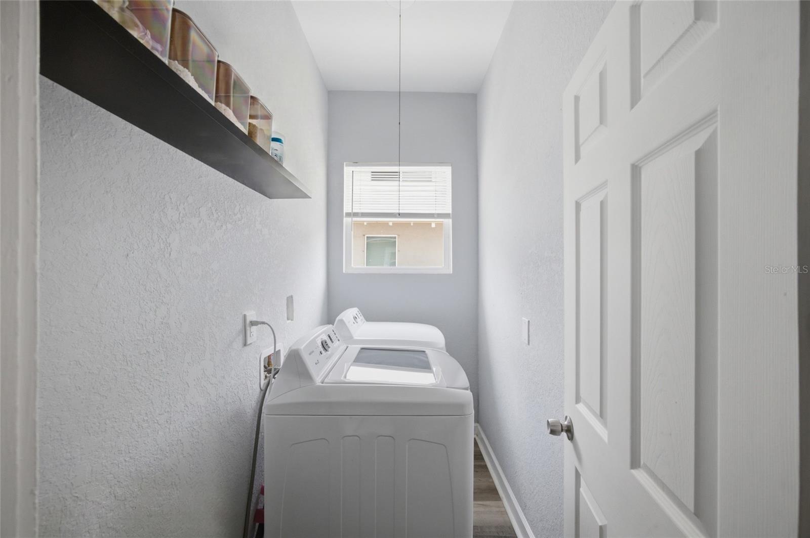 2132 W BEACH ST — photo 16