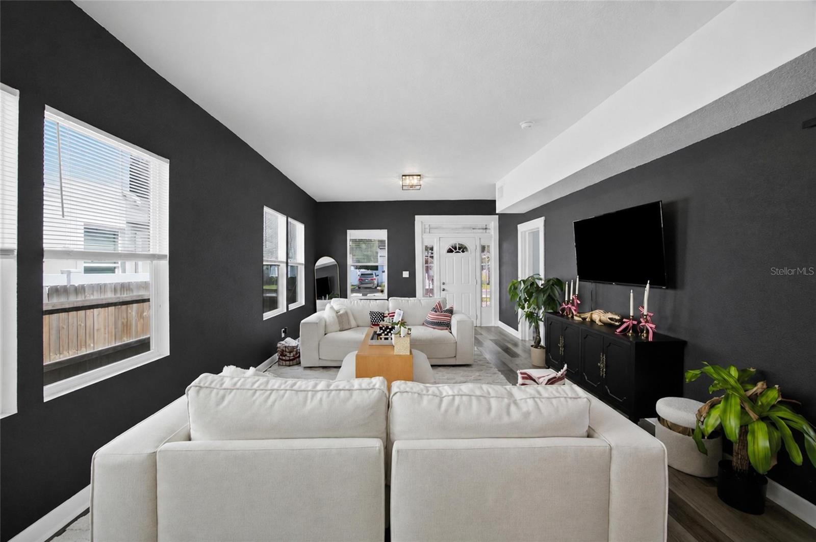 2132 W BEACH ST — photo 5