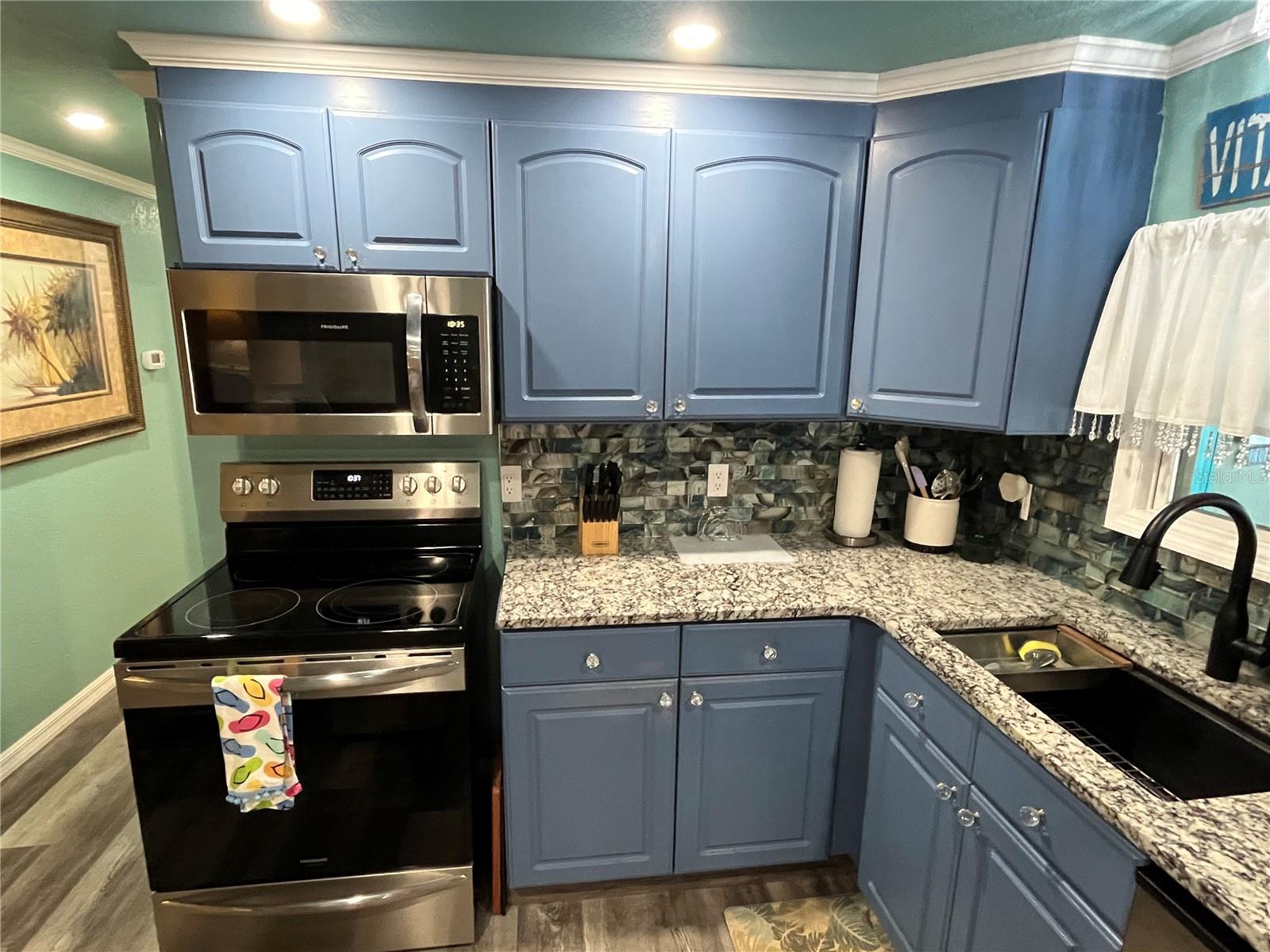 712 ROMA RD — photo 16