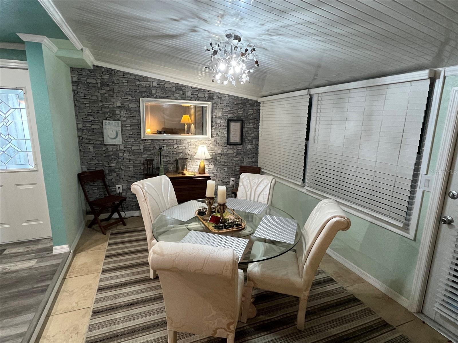 712 ROMA RD — photo 19
