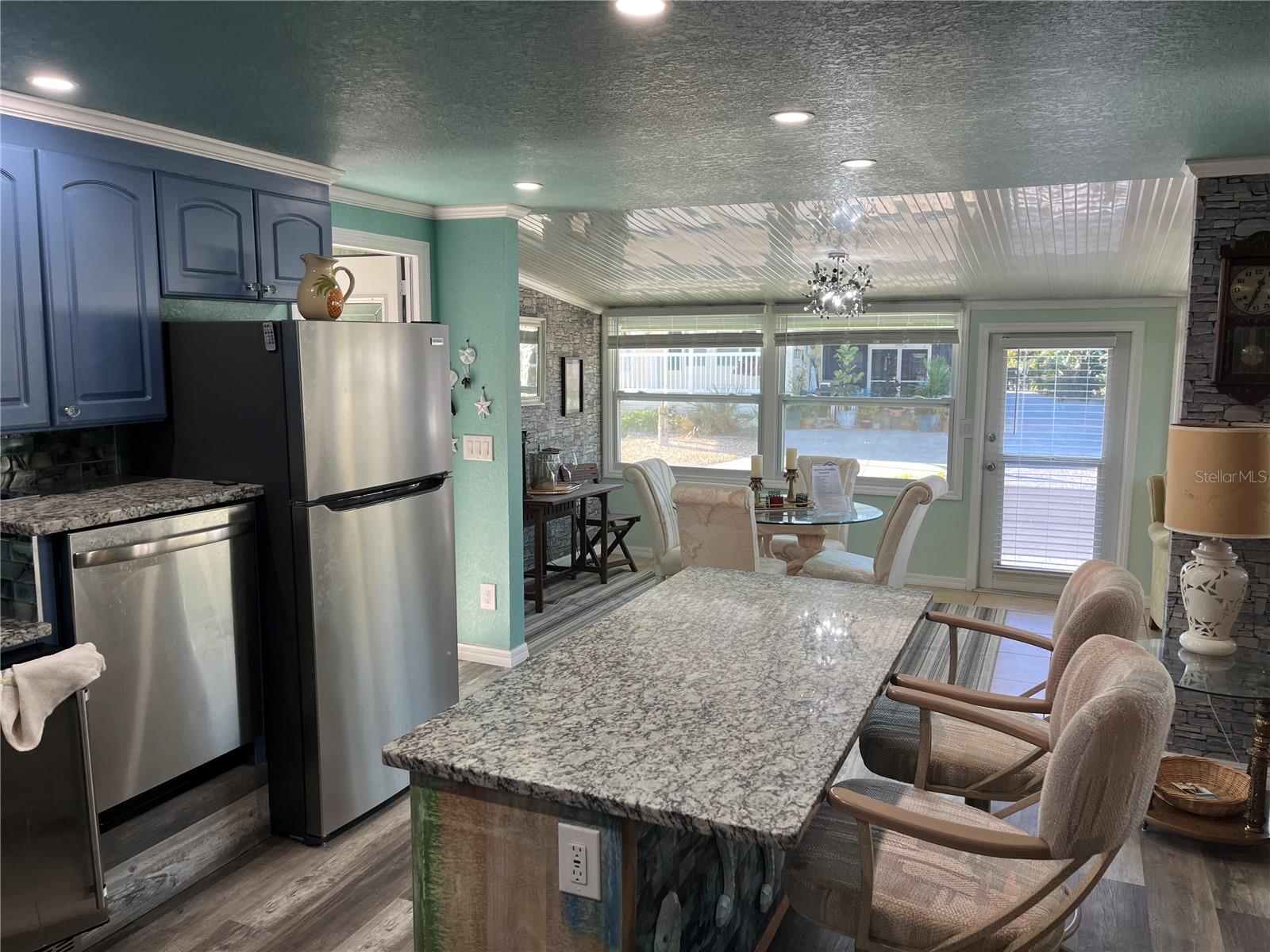 712 ROMA RD — photo 4
