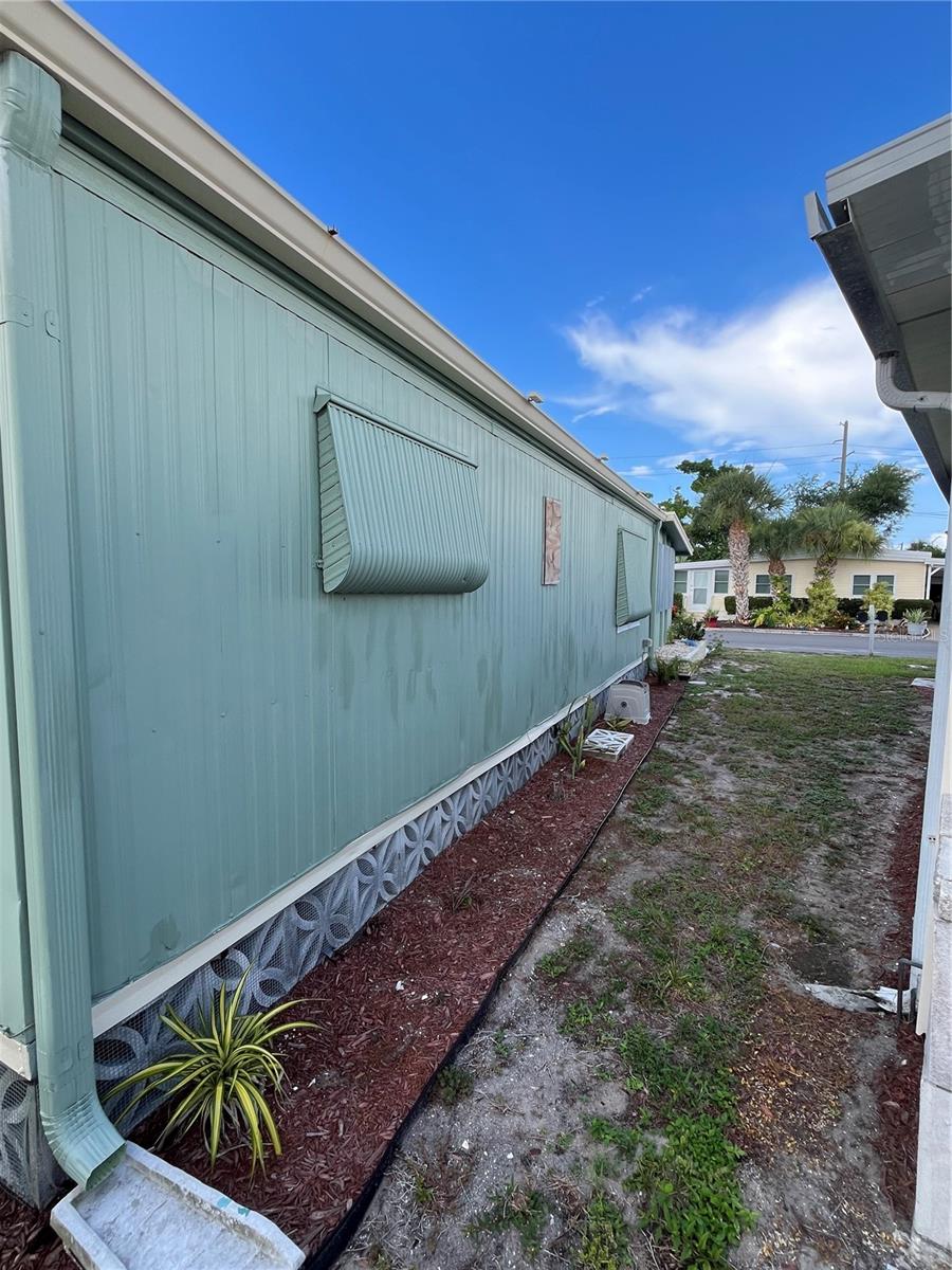 712 ROMA RD — photo 10