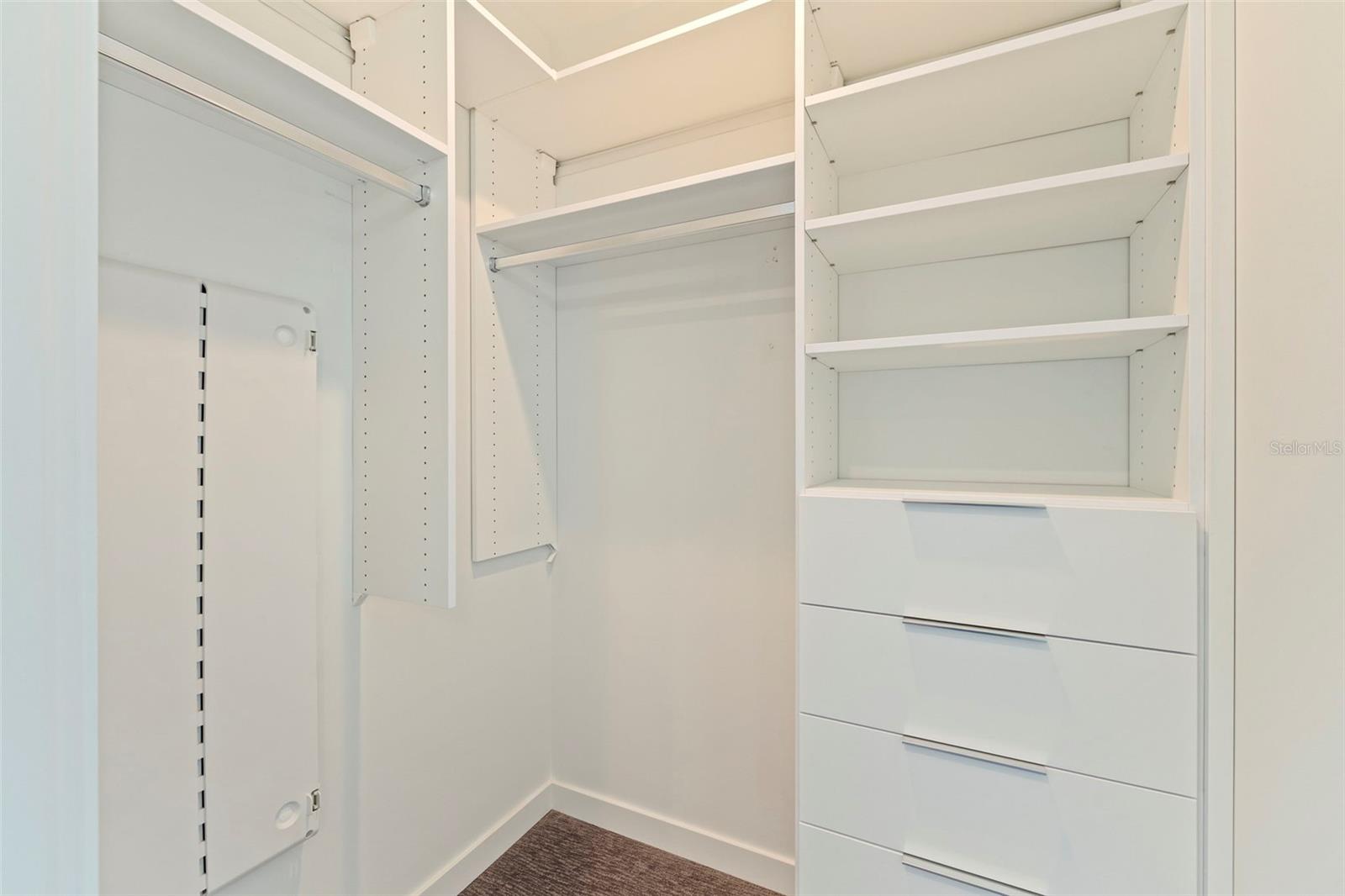 400 CENTRAL AVE #1105 — photo 26