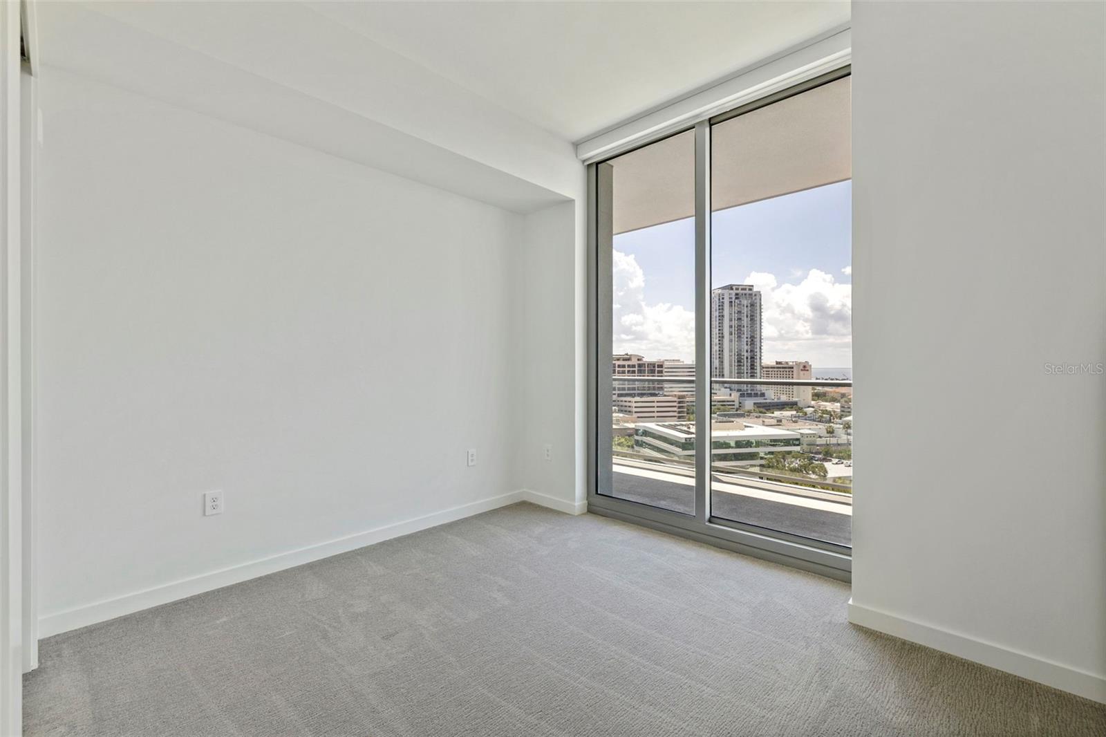 400 CENTRAL AVE #1105 — photo 35