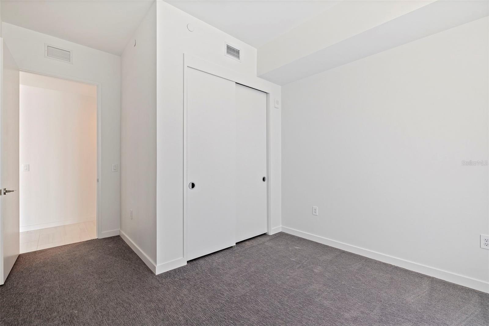 400 CENTRAL AVE #1105 — photo 32