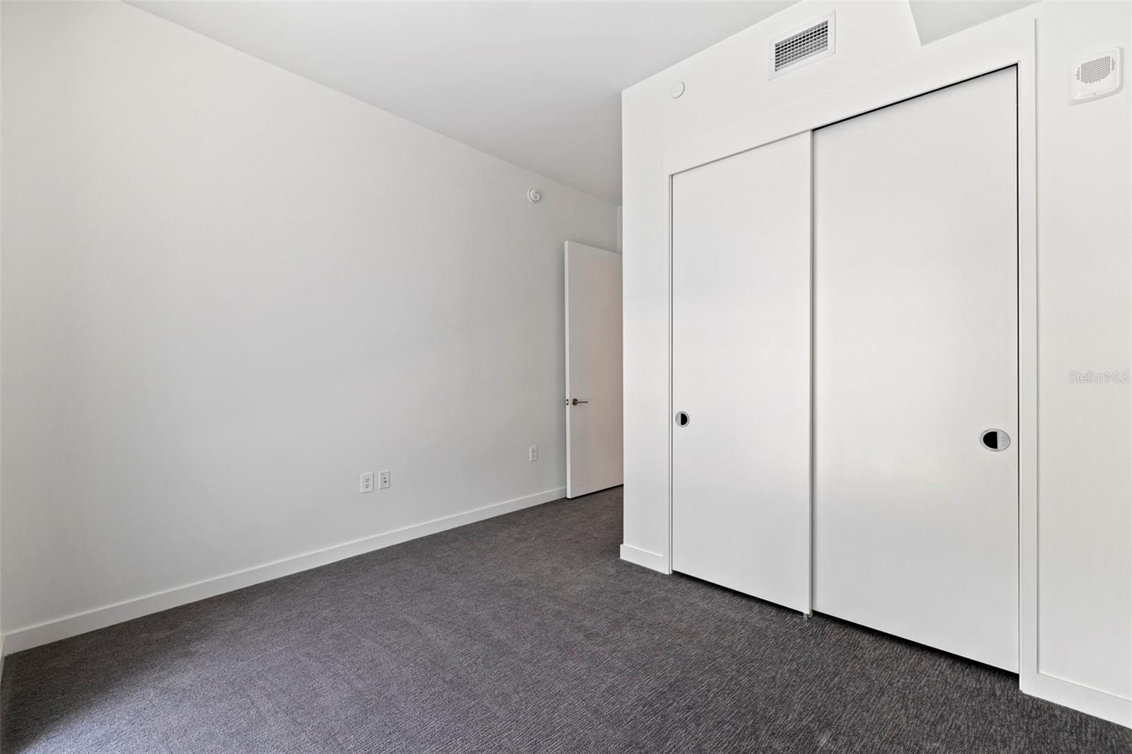 400 CENTRAL AVE #1105 — photo 33