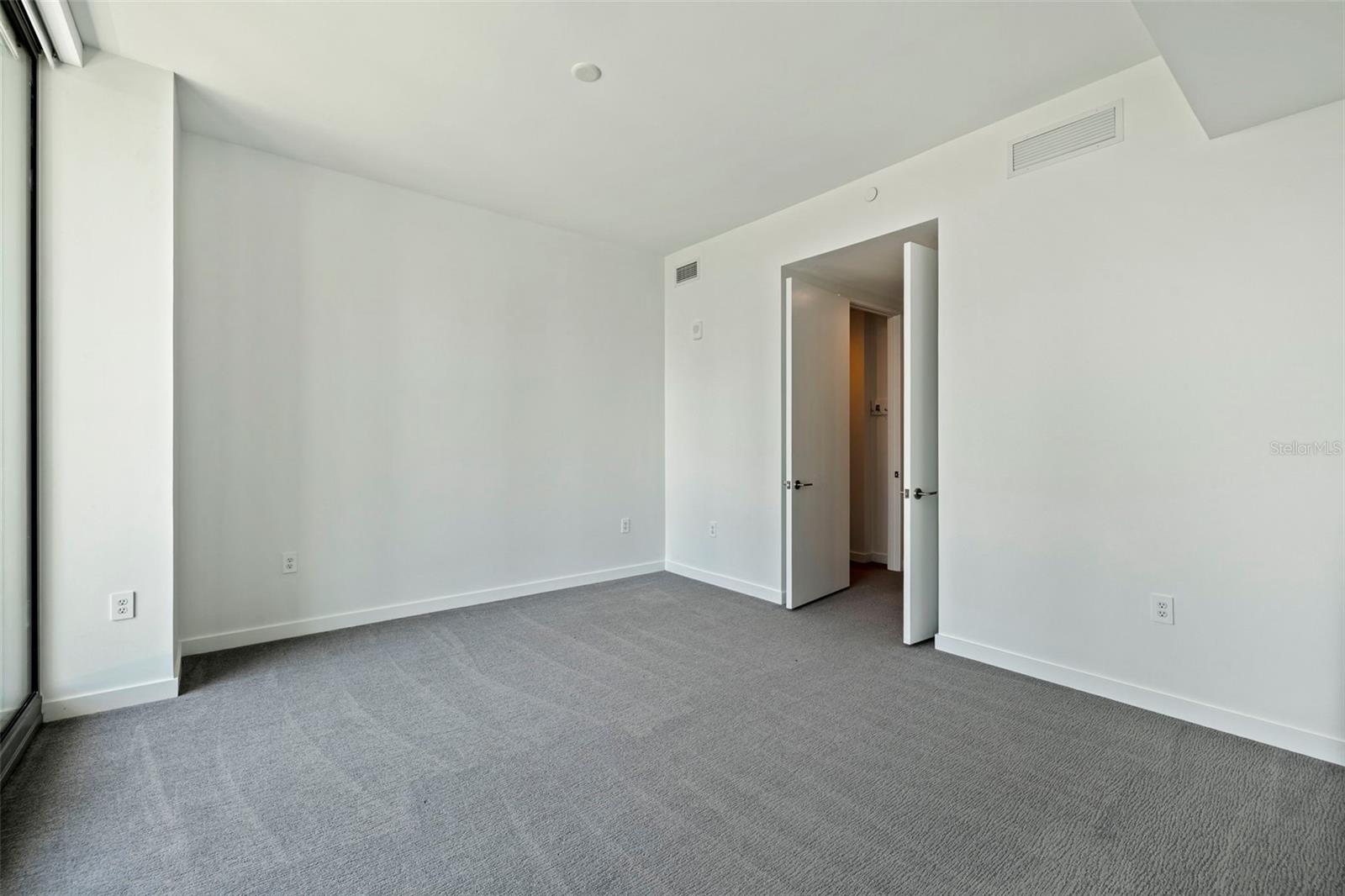 400 CENTRAL AVE #1105 — photo 24