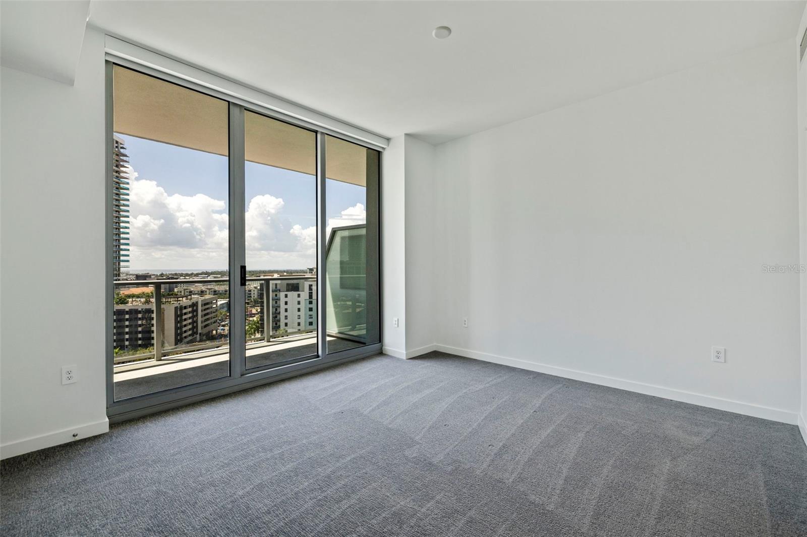 400 CENTRAL AVE #1105 — photo 23