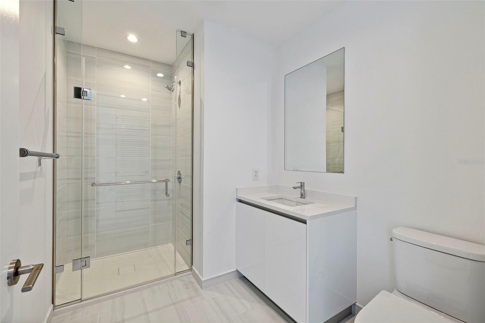 400 CENTRAL AVE #1105 — photo 39