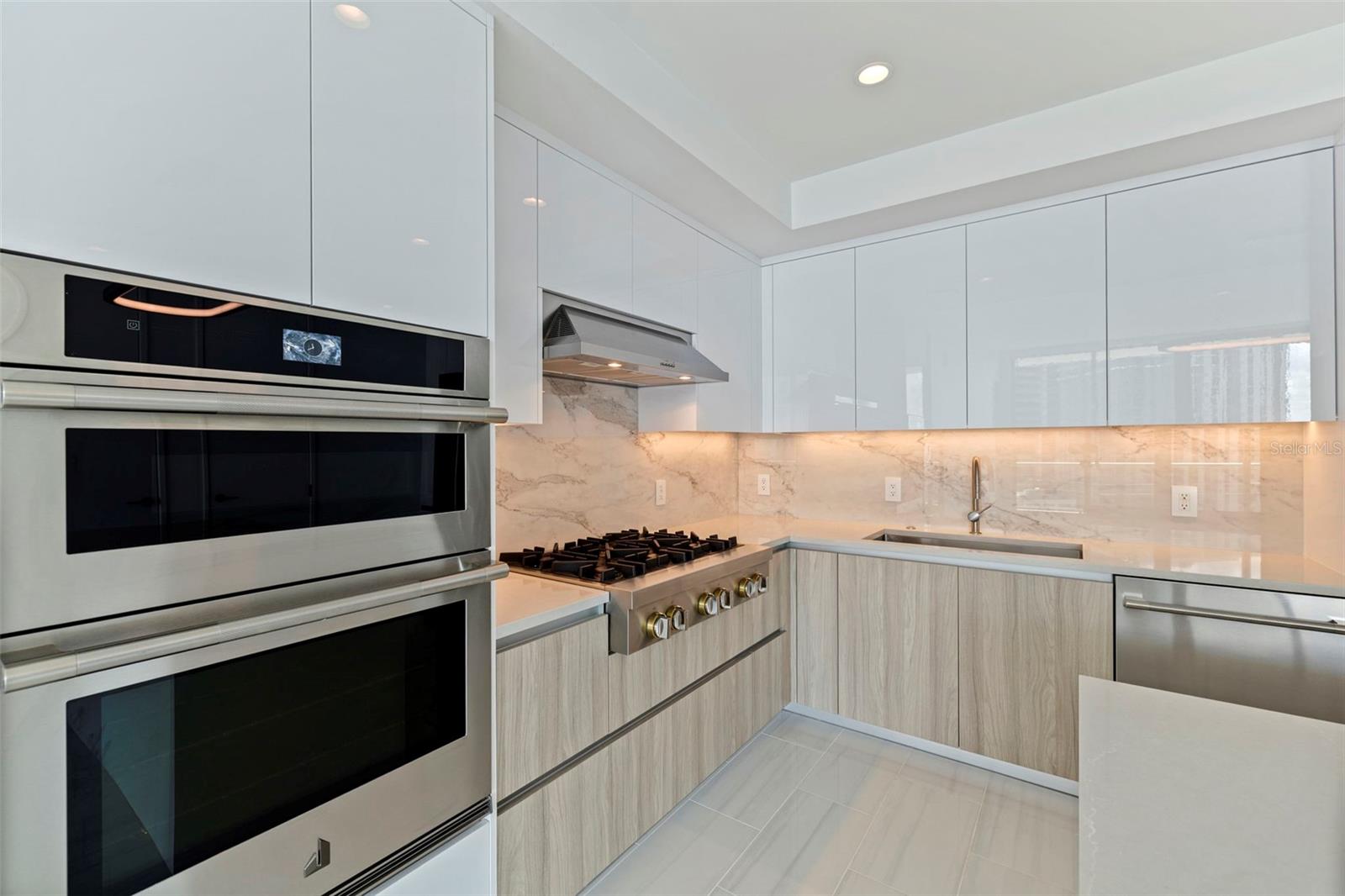 400 CENTRAL AVE #1105 — photo 7