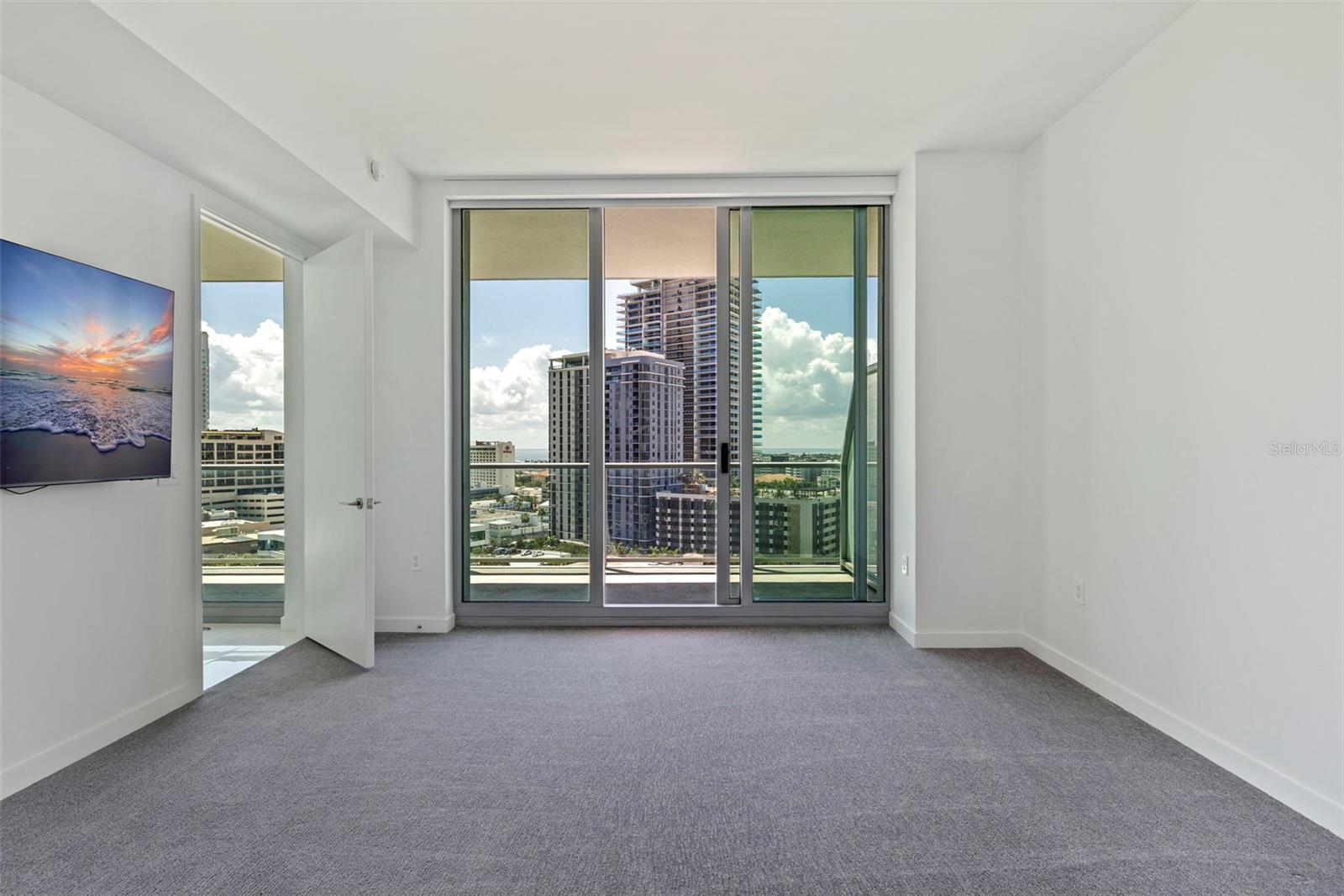 400 CENTRAL AVE #1105 — photo 25
