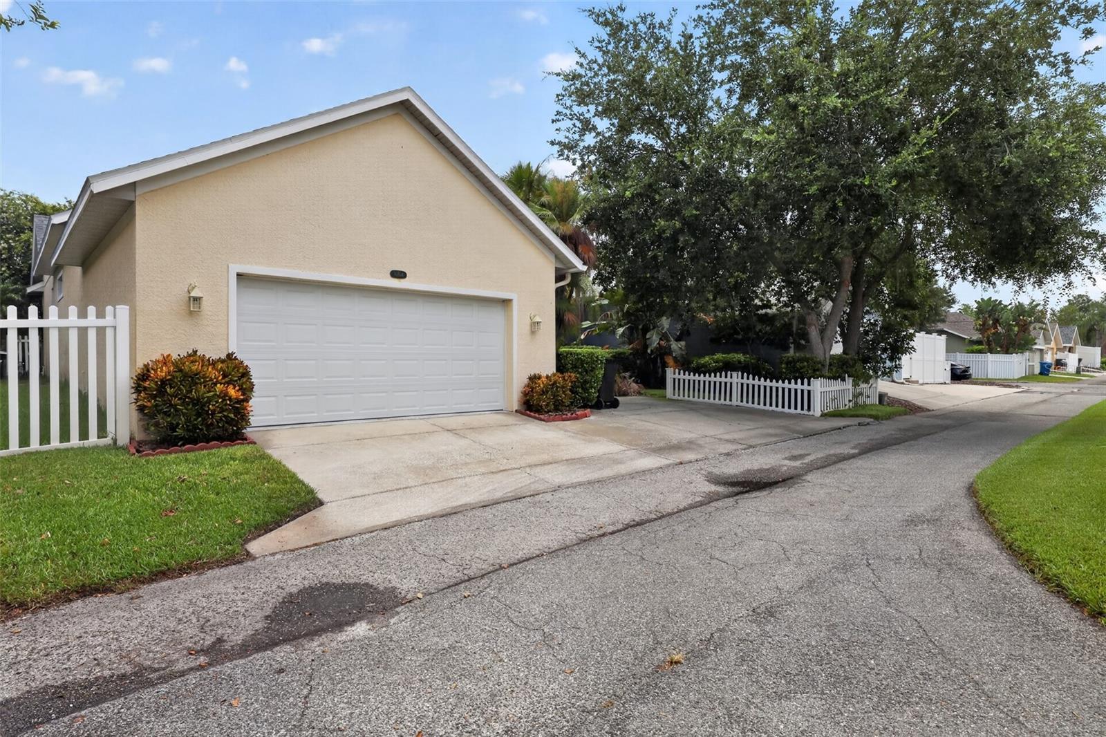 10104 BALCONY ST — photo 33