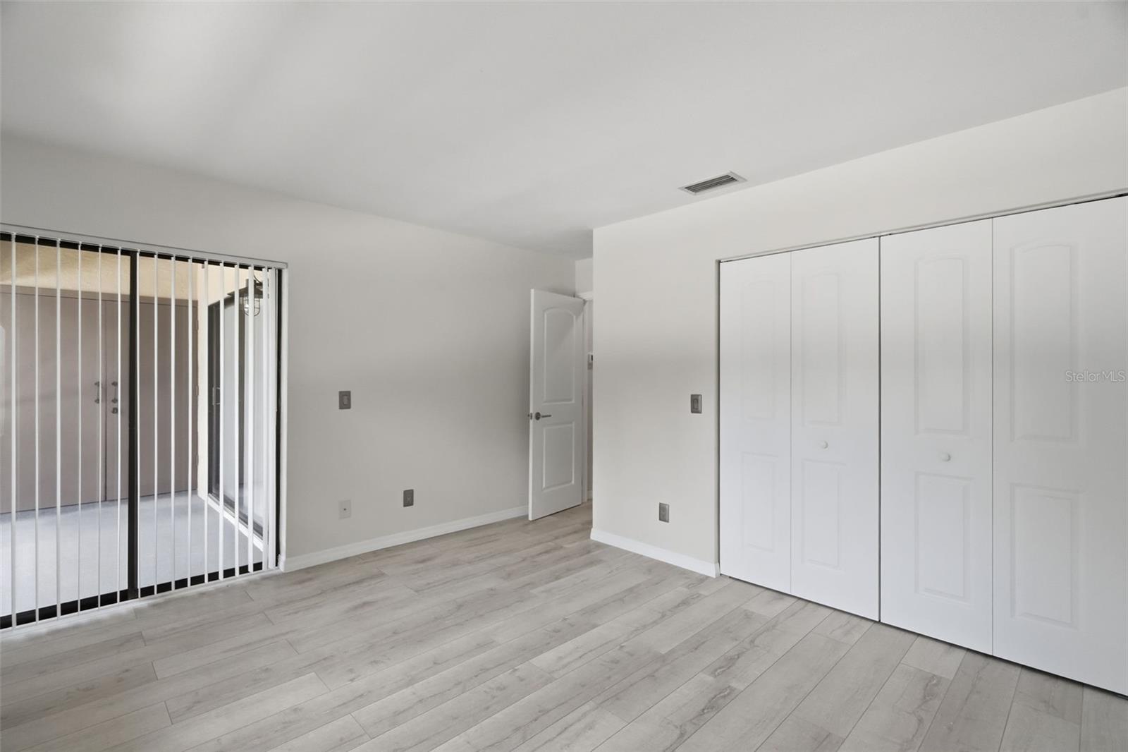 60 ST ANDREWS PL #60 — photo 28
