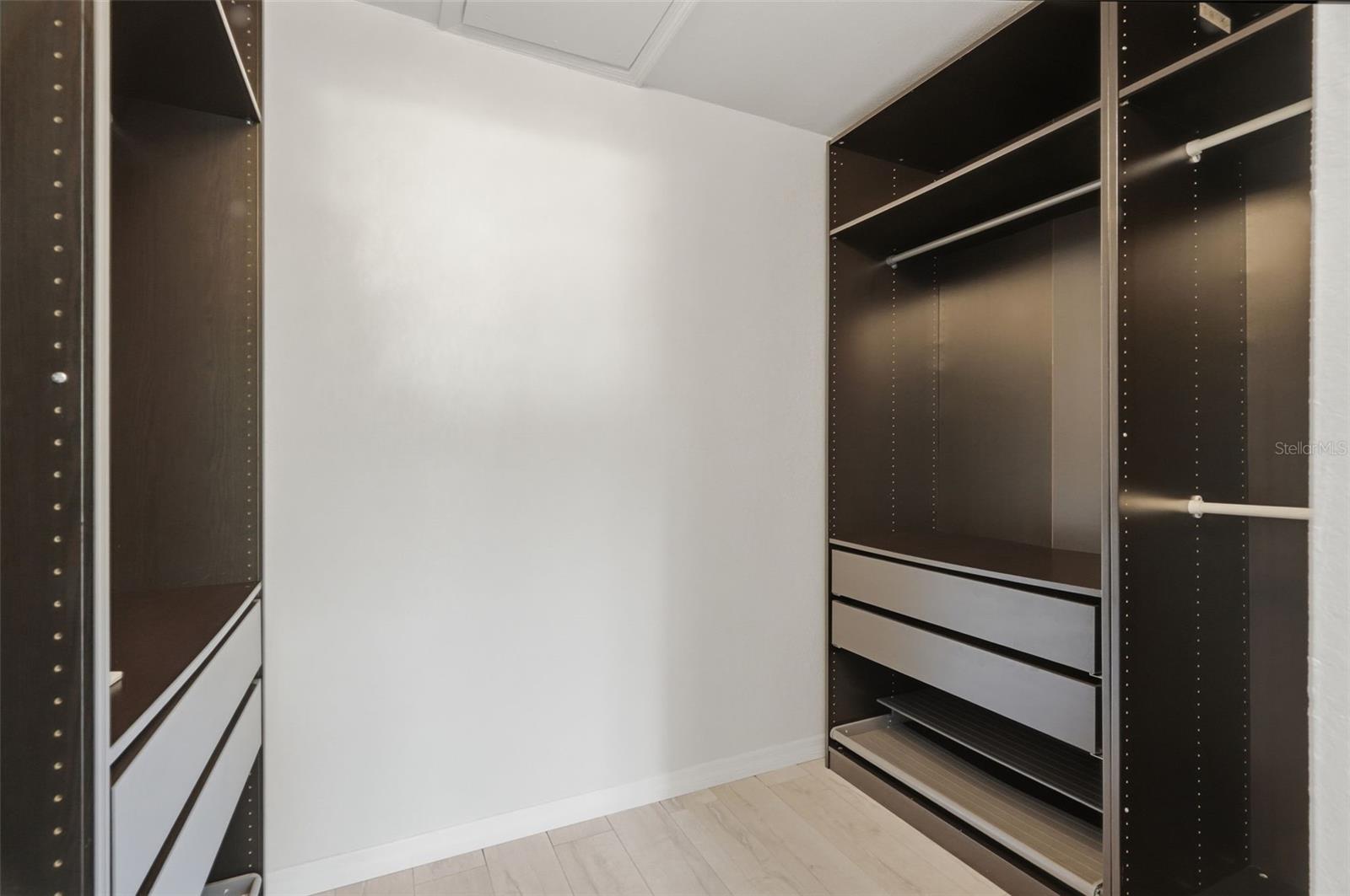60 ST ANDREWS PL #60 — photo 24