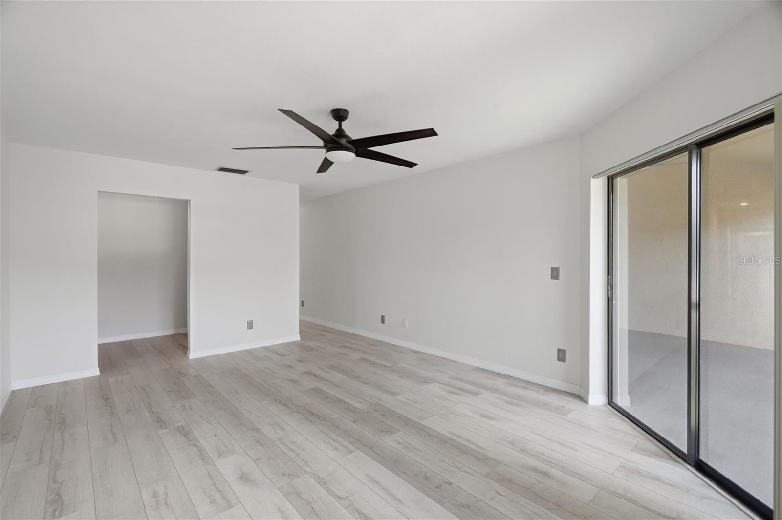 60 ST ANDREWS PL #60 — photo 22