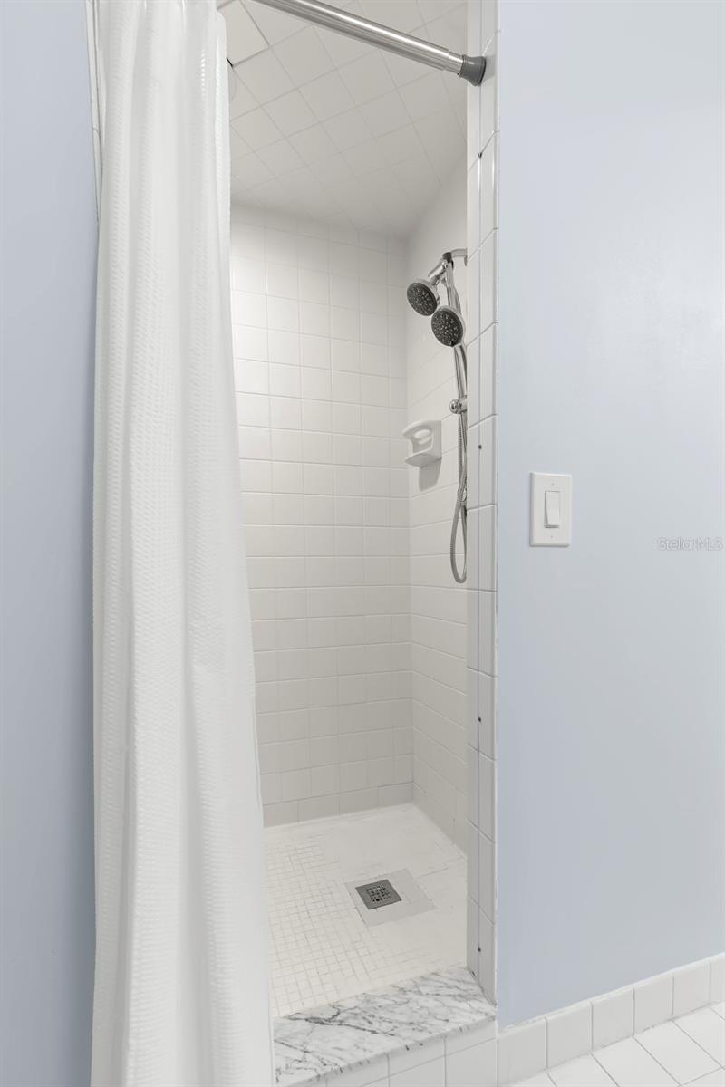 7100 SUNSHINE SKYWAY LN S #704 — photo 25