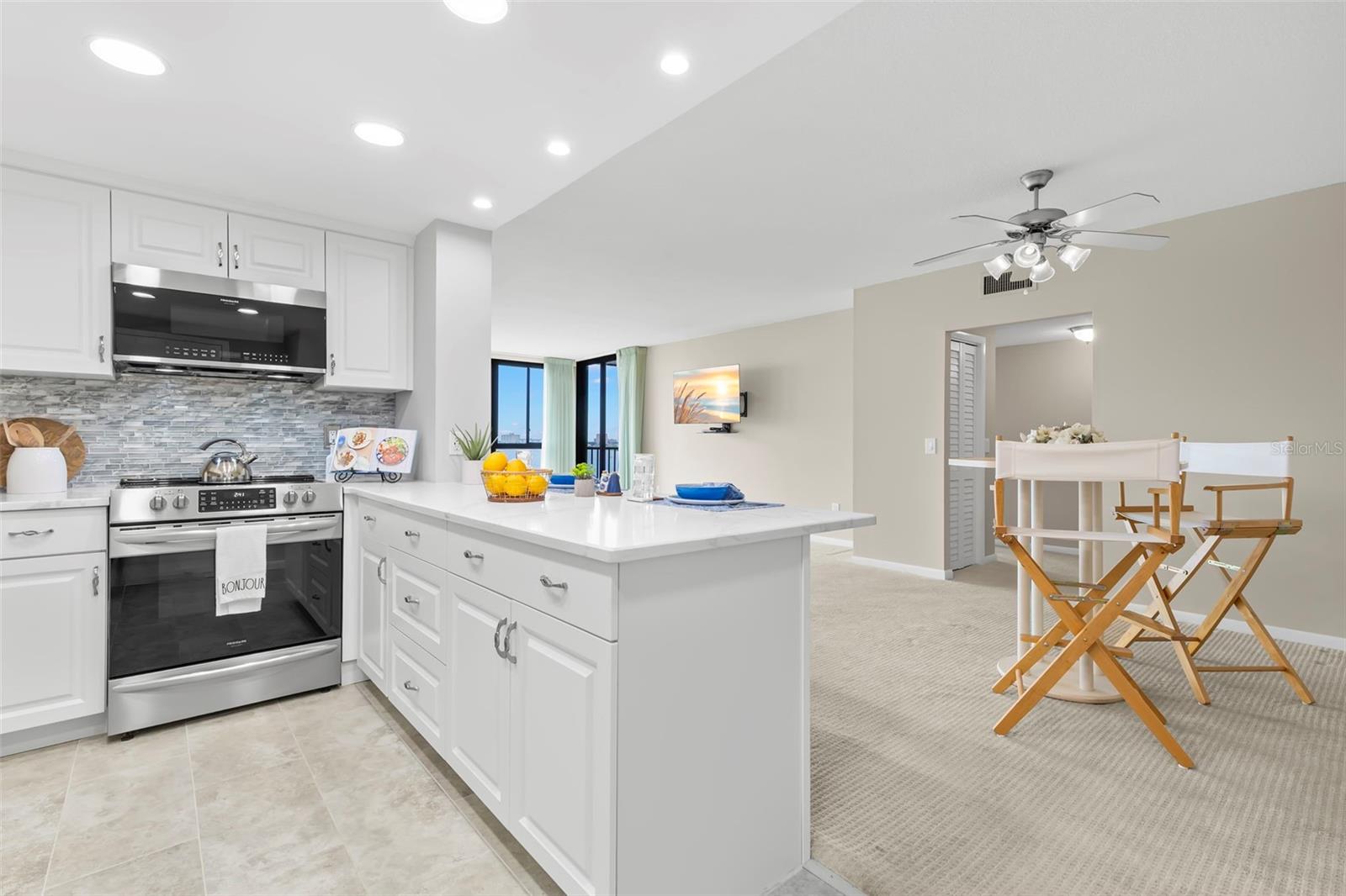 7100 SUNSHINE SKYWAY LN S #704 — photo 7
