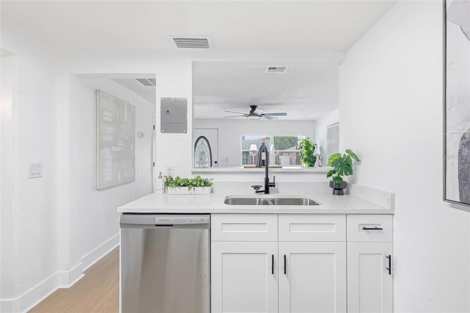 2110 E NEDRO RD — photo 7