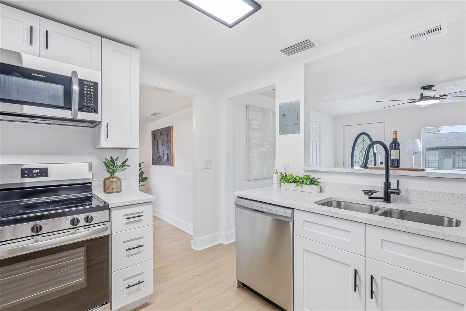 2110 E NEDRO RD — photo 9