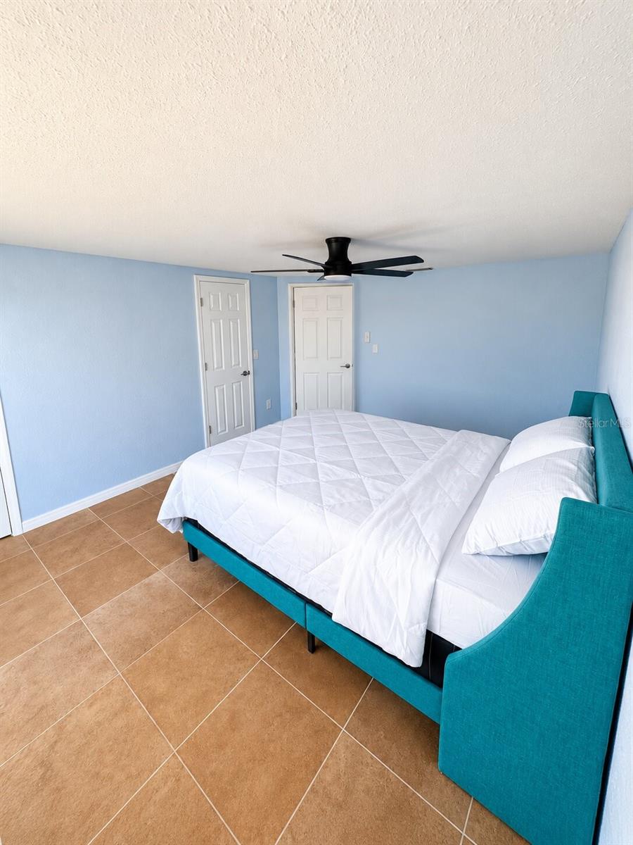 3631 GRAYTON DR — photo 26