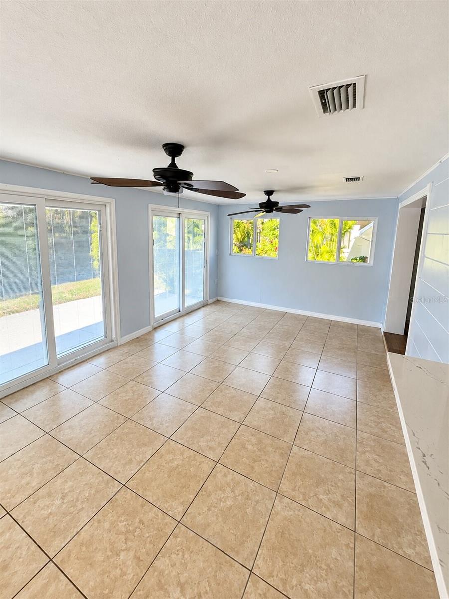 3631 GRAYTON DR — photo 19
