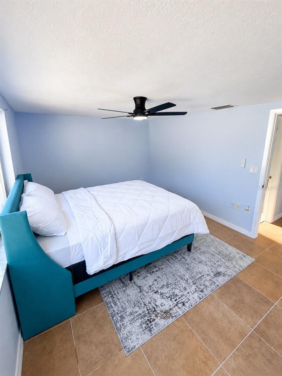 3631 GRAYTON DR — photo 32