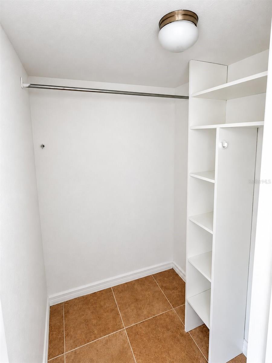 3631 GRAYTON DR — photo 27