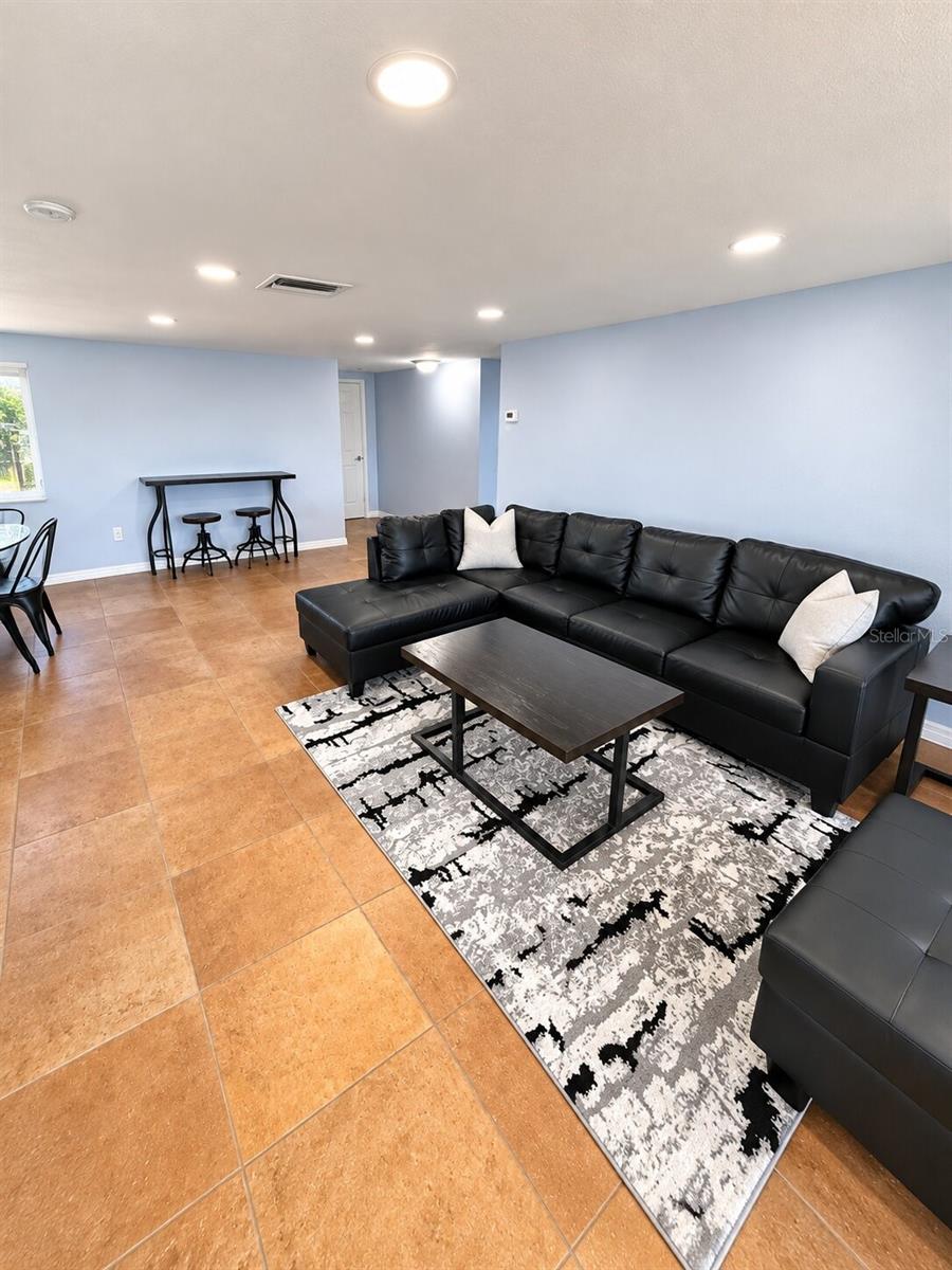 3631 GRAYTON DR — photo 8