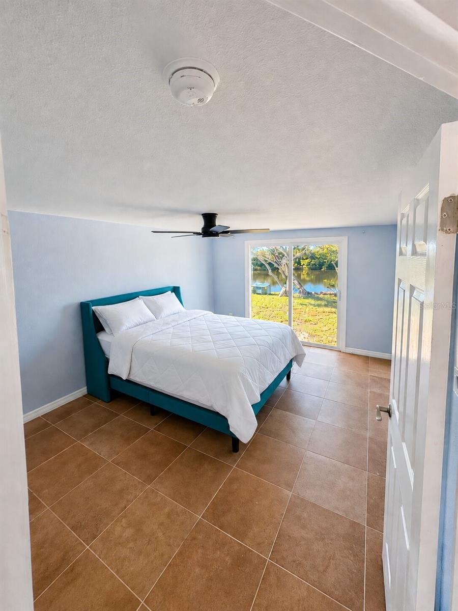 3631 GRAYTON DR — photo 24