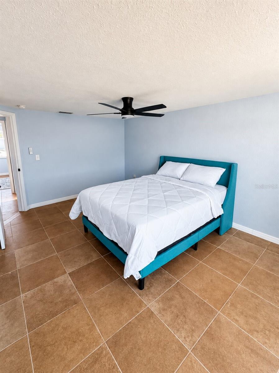 3631 GRAYTON DR — photo 23