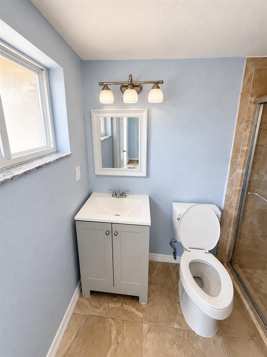 3631 GRAYTON DR — photo 28