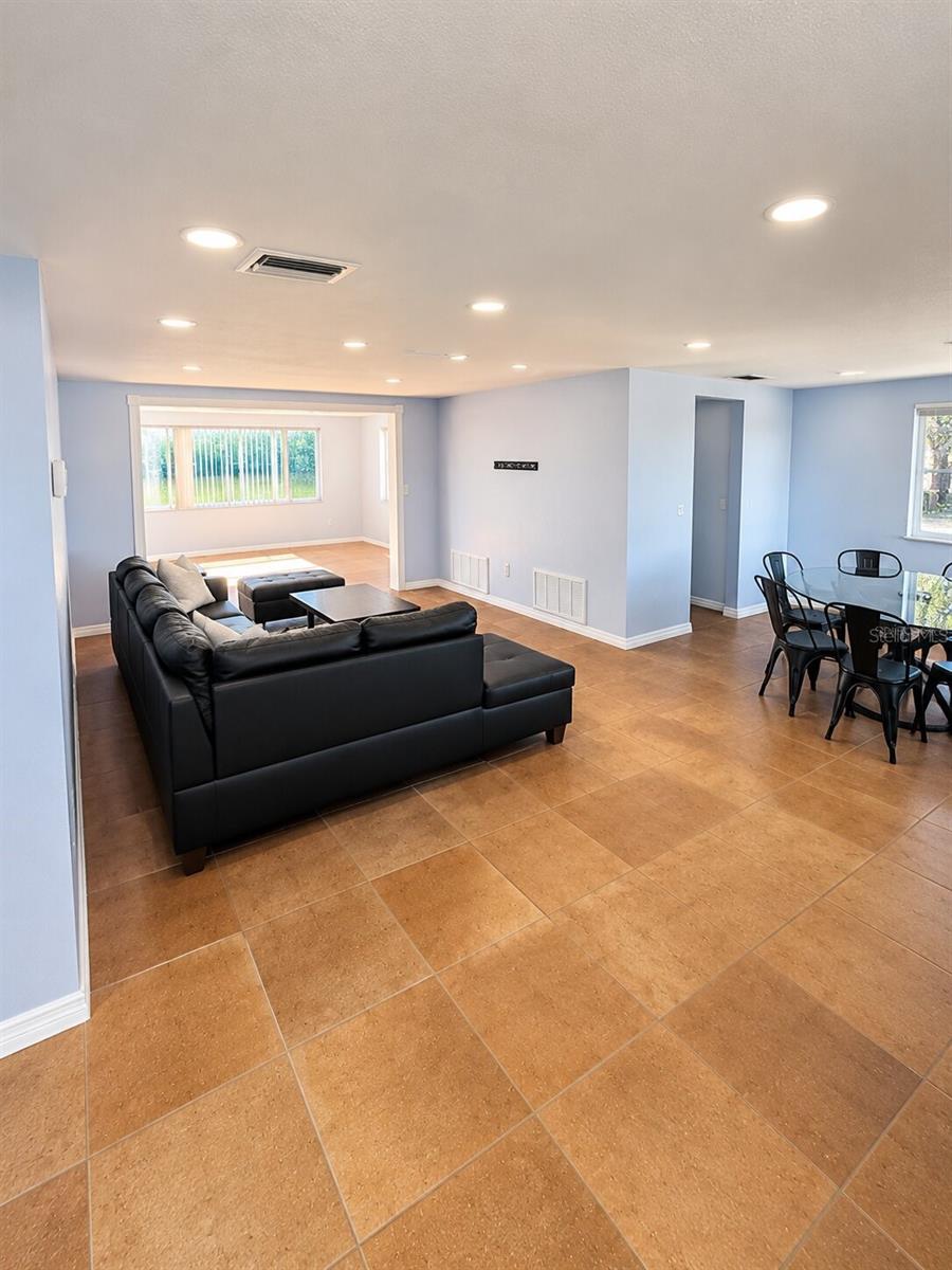 3631 GRAYTON DR — photo 7