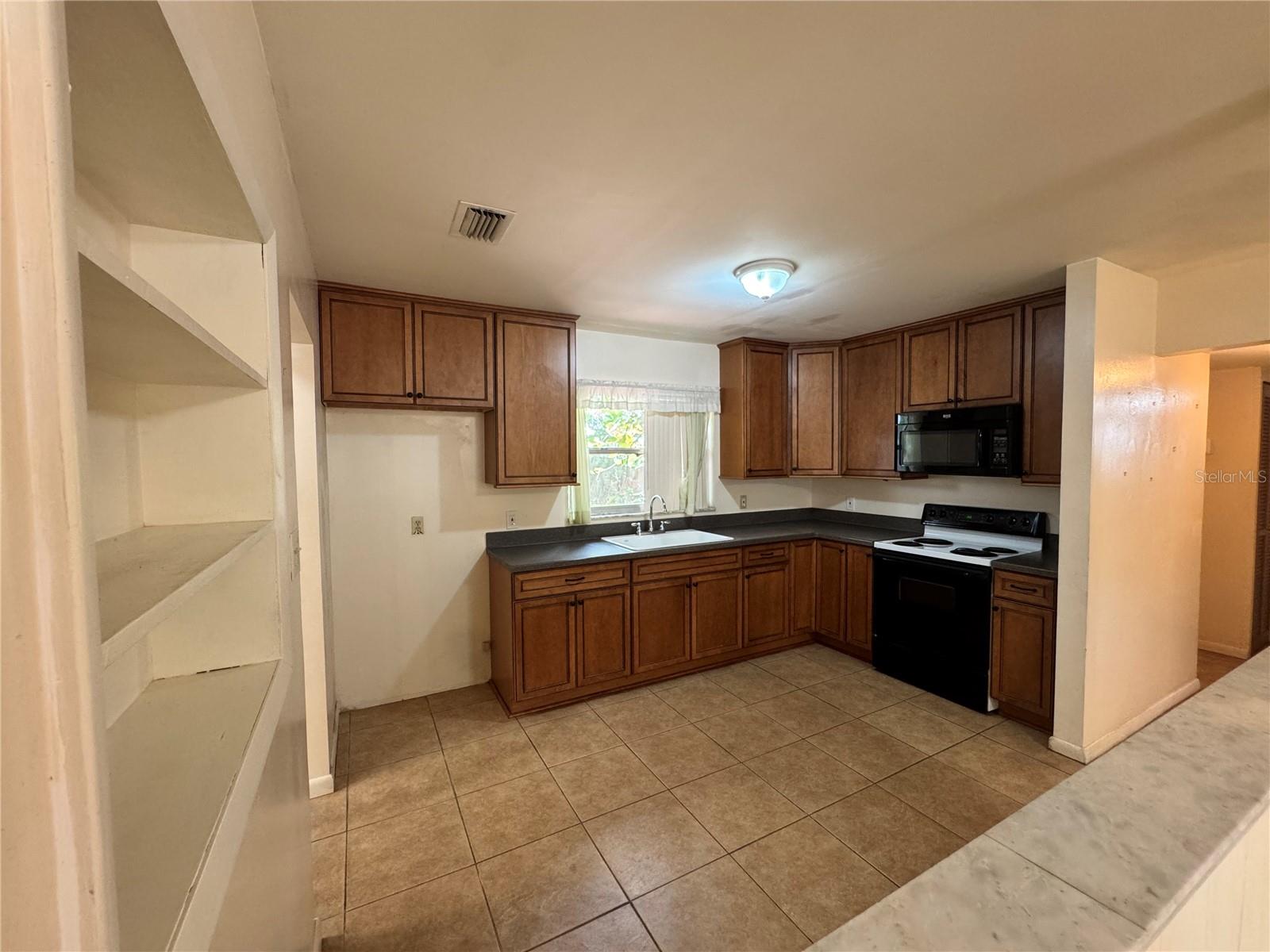 3608 W LEILA AVE — photo 5