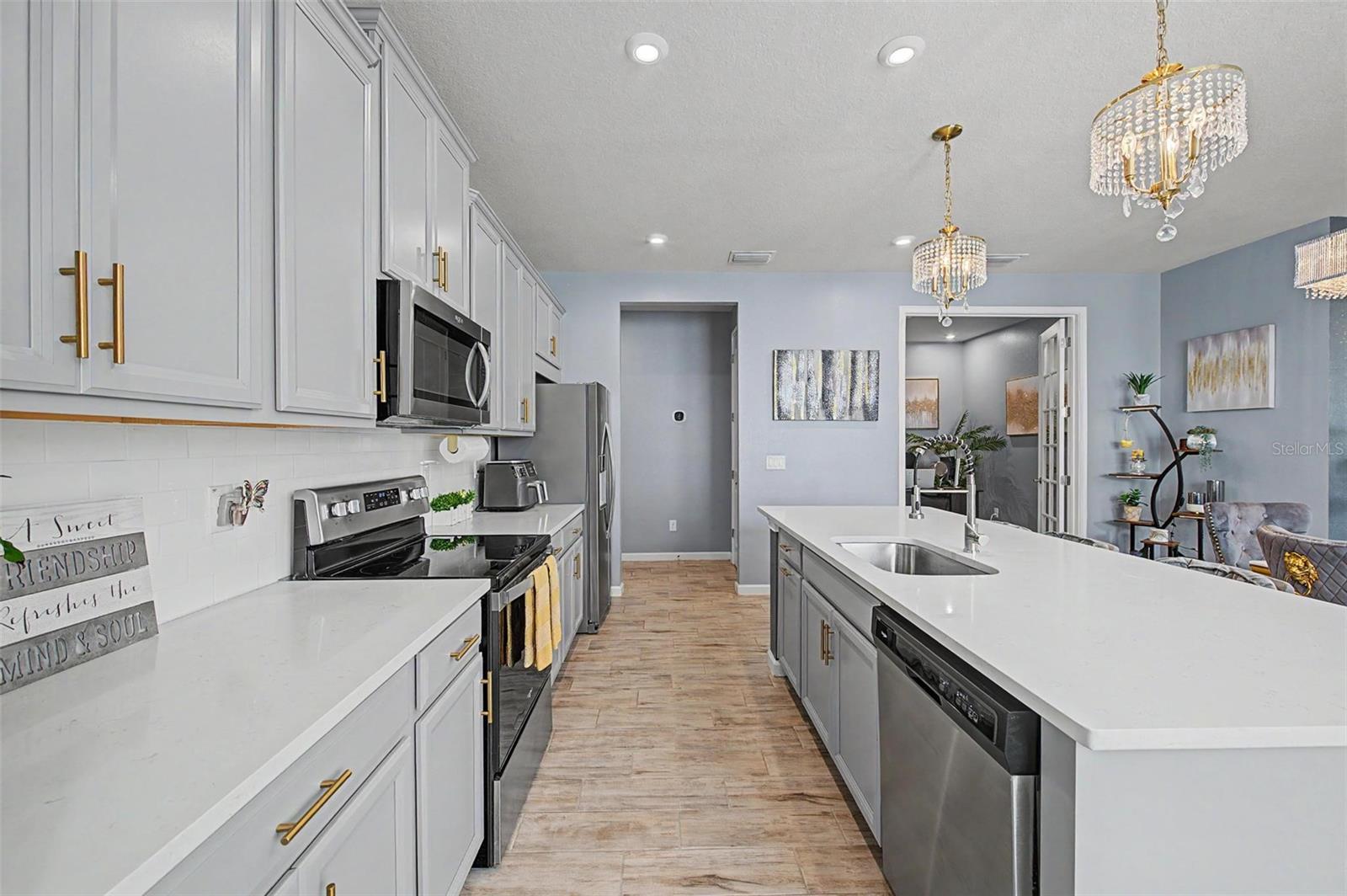 6025 TIMBERDALE AVE — photo 8